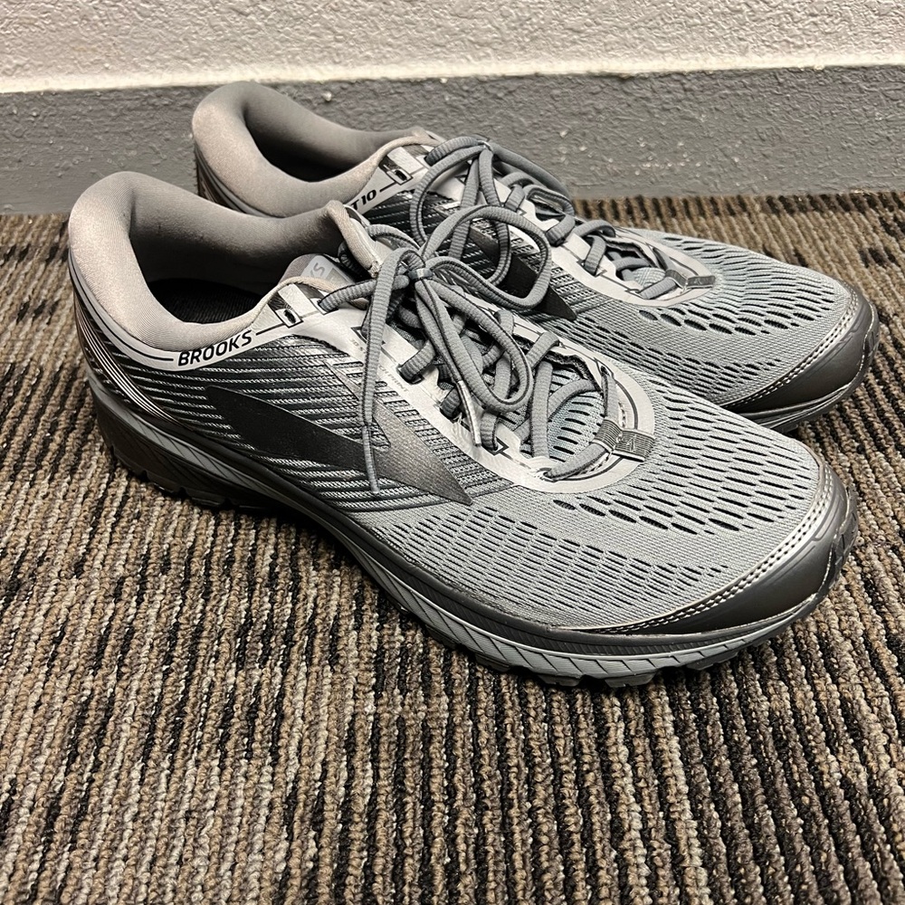 Brooks Ghost 10 Running Shoe